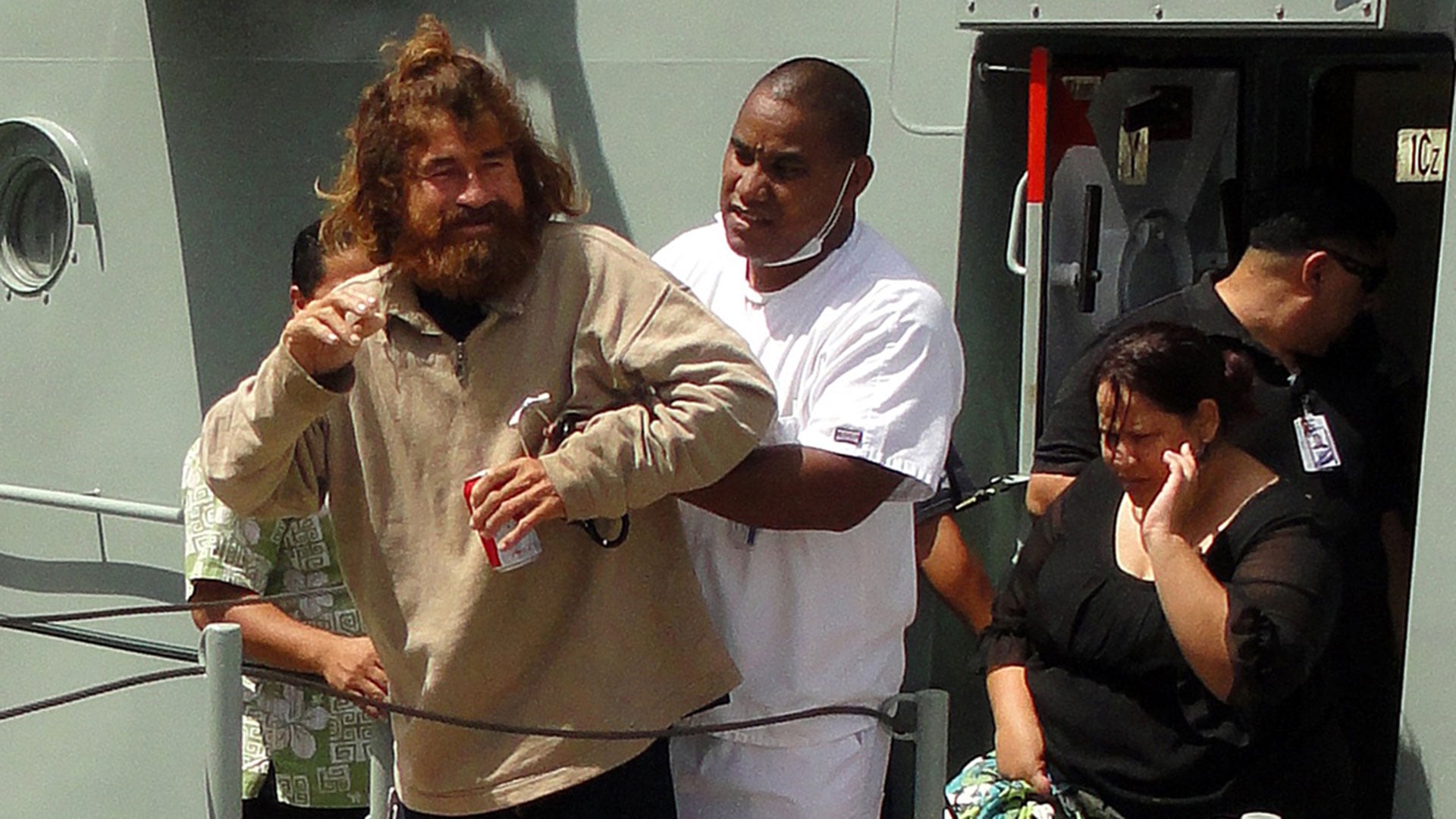 El drama del náufrago salvadoreño dejó secuelas emocionales profundas, incluyendo fobia a las multitudes y pesadillas persistentes tras el regreso a su país. (AFP)