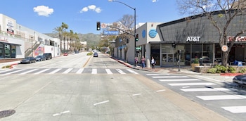 Imágenes de la intersección de San Fernando Blvd. y Magnolia Blvd., Burbank, una de las zonas de aficionados oficiales (Captura Google Maps)