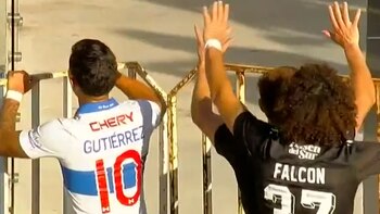 Jugadores de ambos equipos se