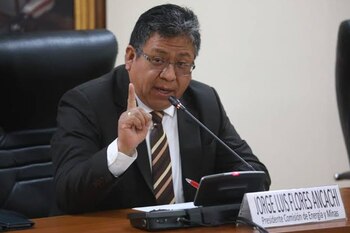 Congresista Jorge Flores Ancachi, de