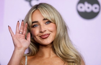 A diferencia del flequillo recto, el cortina es liviano, abierto al centro y largo en los costados, generando un efecto visual favorecedor (REUTERS/Aude Guerrucci)