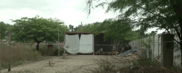 La vivienda de la madre de Galván, en el barrio Fátima de Clodomira, donde ocurrió el ataque (Gentileza)