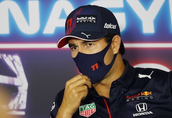 Helmut Marko descartó a Checo Pérez como piloto de Red Bull para el futuro (Foto: REUTERS/Florion Goga)