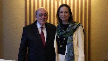 María Corina Machado se reúne