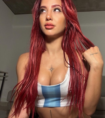 Flor Vigna se suma a Only Fans y lanza una sesión inspirada en la Selección Argentina