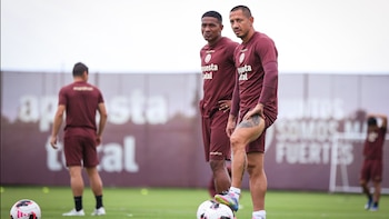 Gianluca Lapadula tuvo su primera práctica en Universitario: se entrenó en Campo Mar bajo el mando de Héctor Cúper