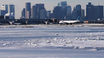 Un posible nor’easter amenaza con provocar demoras y cancelaciones de vuelos en el Aeropuerto Internacional Logan de Boston durante el fin de semana