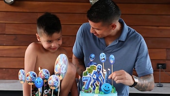 James Rodríguez celebró los siete años de Samuel con una fiesta inspirada en Minecraft: “Que seas muy feliz hijo”
