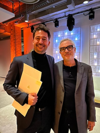 Santiago Mitre con Alfonso Cuarón,