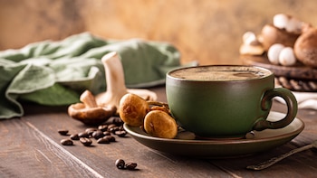 Café de hongos: la bebida que promete bienestar y despierta dudas entre los expertos