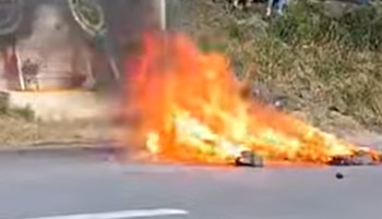 Estudiantes de Ayotzinapa quemaron figuras