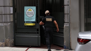 El video que muestra a los presos junto al policía que tomaron como rehén en la alcaidía 1 de CABA