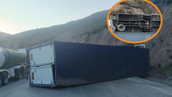 Carretera Central: camión vuelca en tramo Pasco - La Oroya y conductor sale ileso a pocos días de Fiestas Patrias