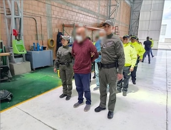 La organización de narcotráfico mantenía alianzas con las Autodefensas Conquistadoras de la Sierra Nevada para asegurar logística y protección de los cargamentos - crédito Dijín