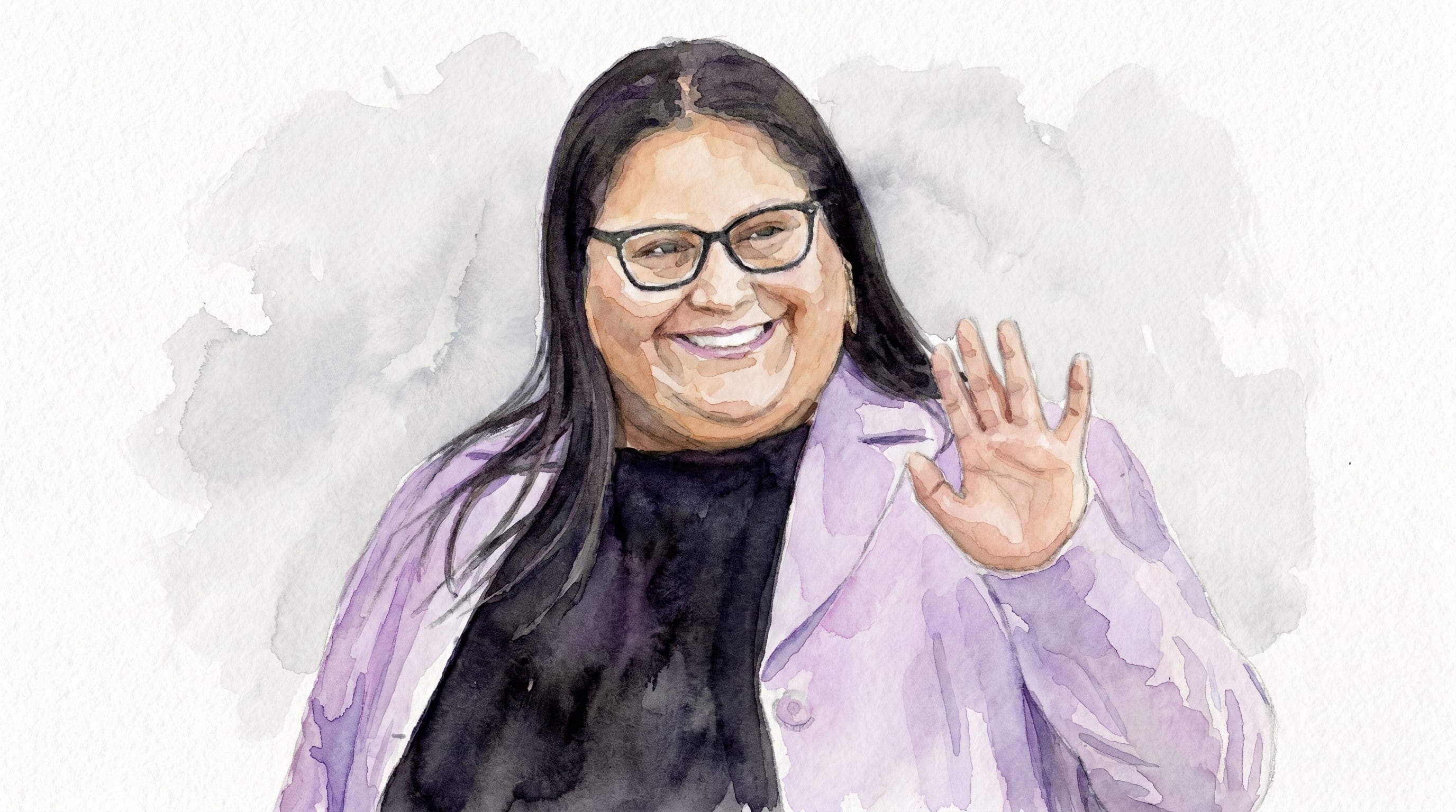 Una pintura en acuarela de una mujer con gafas, cabello oscuro y chaqueta lila, sonríe y saluda con la mano derecha levantada, transmitiendo un gesto amigable y positivo. (Imagen Ilustrativa Infobae)