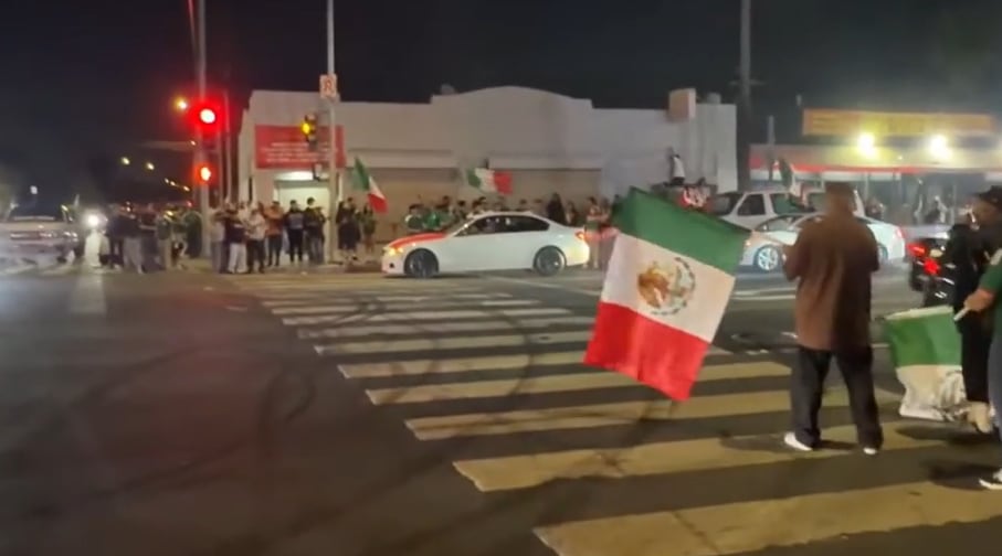 Una jornada de celebraciones en East Los Angeles terminó marcada por hechos de violencia tras el partido de México en el Mundial (IRT Media)