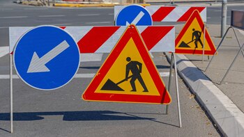 Obras en una calle. (Canva)