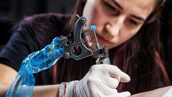 Se tatuó un dibujo realizado