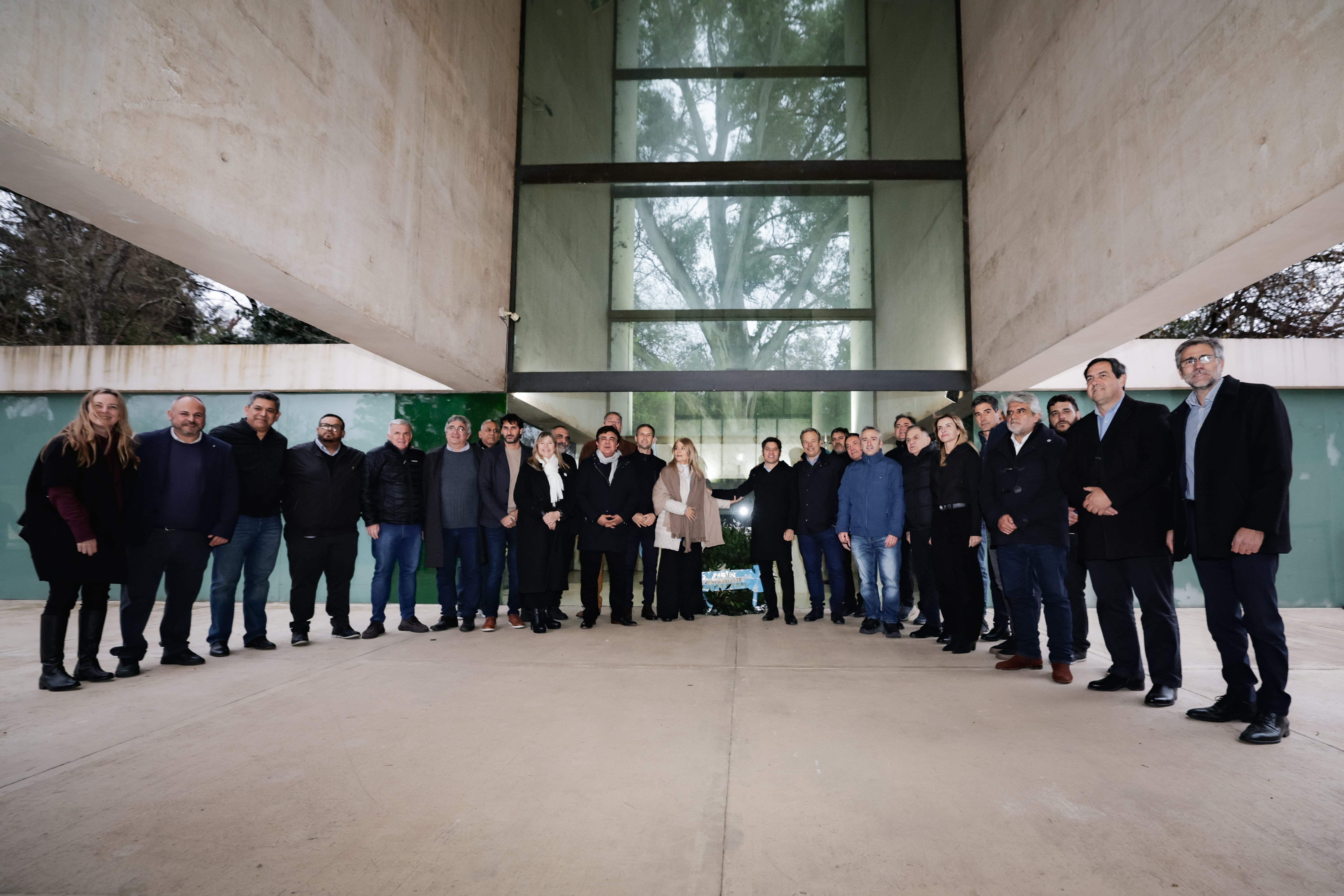 El homenaje del Gobernador Kicillof en la Quinta de San Vicente con dirigentes bonaerenses