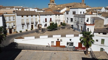 El pueblo cordobés donde estuvo encarcelado Cervantes y tiene un castillo del siglo XII, iglesias mudéjares y casas señoriales