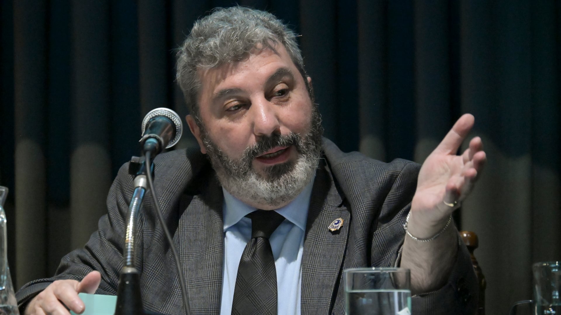 En ese sentido, Cassaglia argumentó que sembrar noticias falsas y agitar la movilización social son herramientas orientadas a desgarrar el tejido político (Foto: Fernando Calzada)