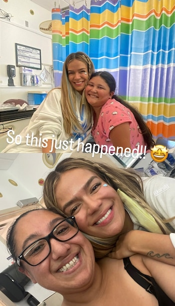 Karol G emociona a pacientes y familias en un hospital de California en plena gira - crédito @sourceskarolg/ X