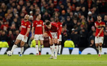 El Manchester United quedó último en su zona y ni siquiera logró sacar boletos a la Europa League. Foto: Reuters/Jason Cairnduff