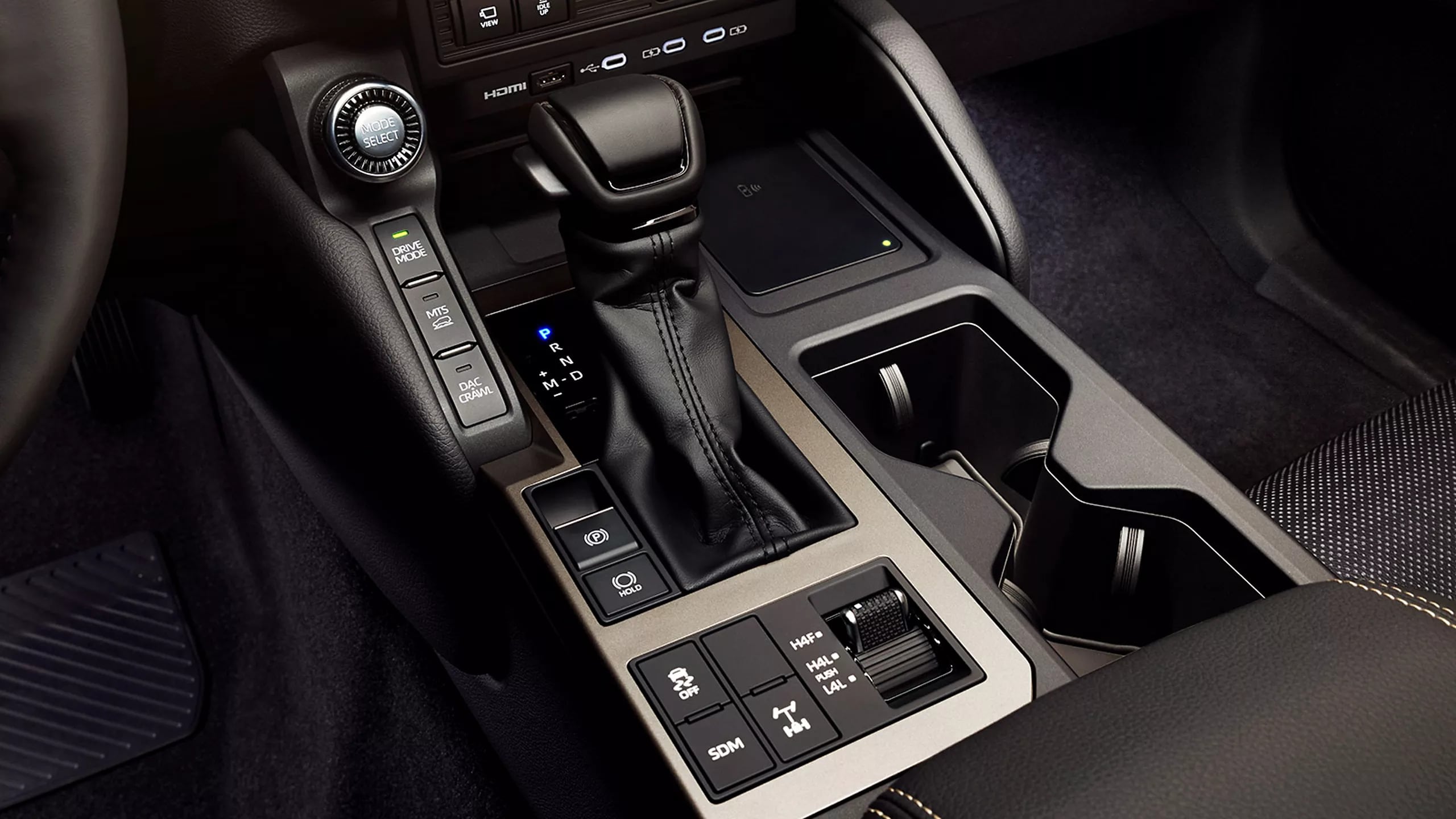 La palanca de un automático integra letras en lugar de números. (Foto: Toyota)