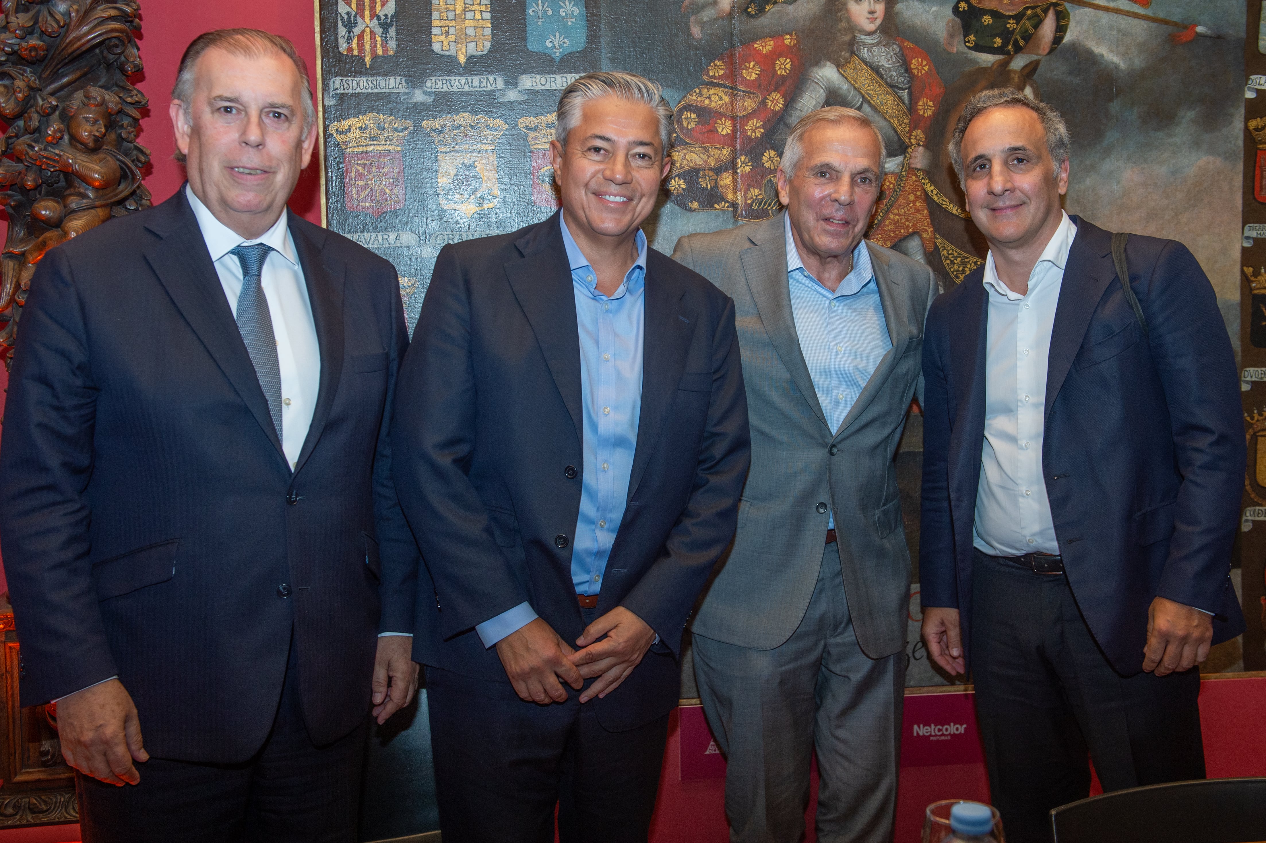 Daniel Gerold, Jorge Augusto Sapag y Marcos Bulgheroni junto a Rolando Figueroa, gobernador de Neuquén