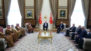 Arabia Saudí, Pakistán y Turquía firman un histórico acuerdo de defensa para fortalecer su disuasión colectiva