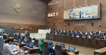 a iniciativa, aprobada en primer