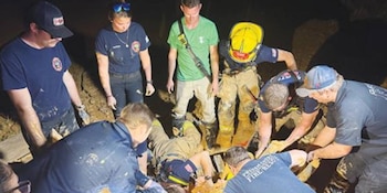 Equipos de emergencia realizan un