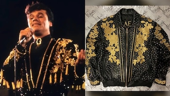 El artista vistió un traje diseñado por Kiko Báez en homenaje a los recitales de Juan Gabriel en el Palacio de Bellas Artes - crédito prensa Blessd