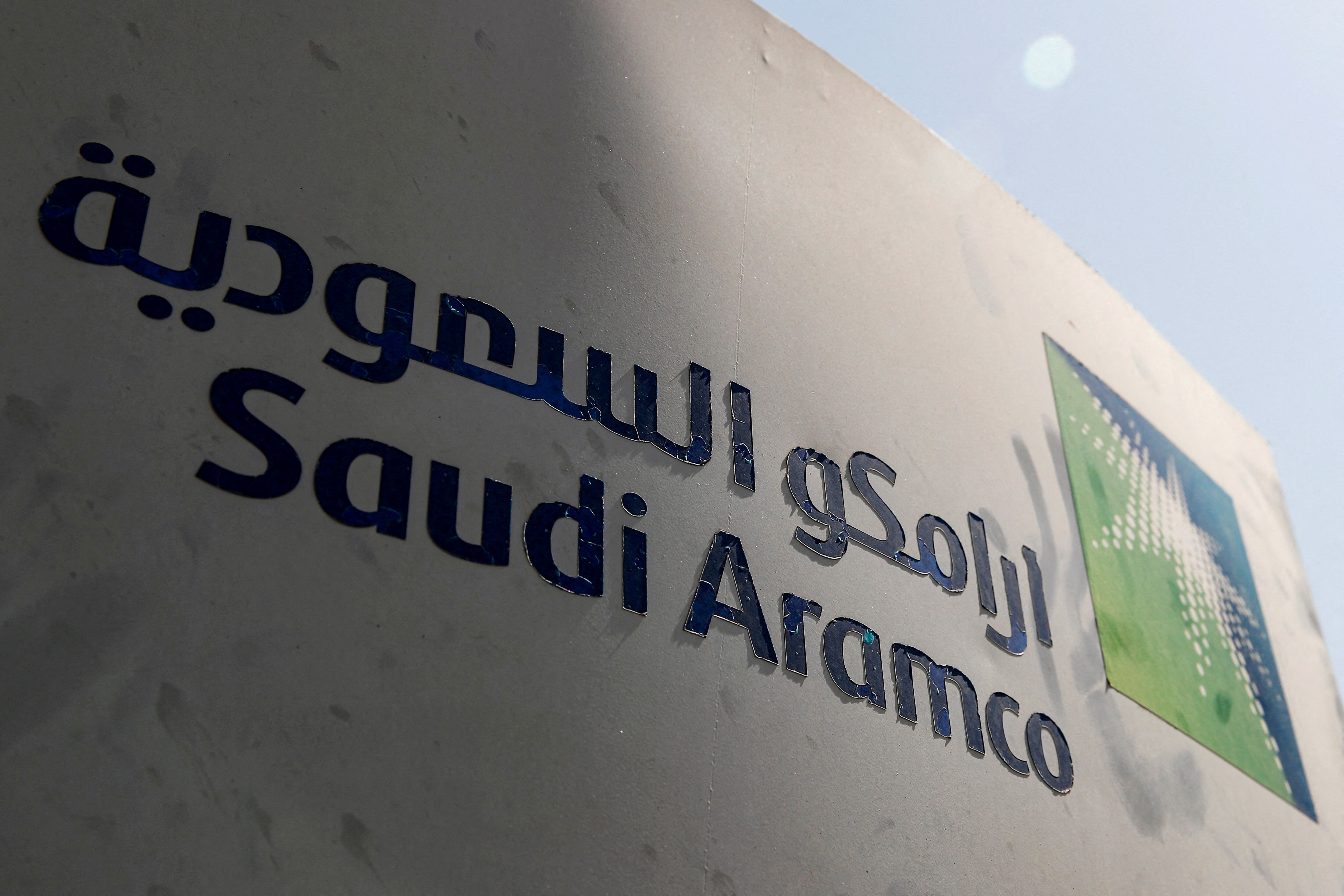 Las búsquedas laborales impulsadas por Aramco en Neuquén se dirigen a perfiles técnicos, especialistas en mercados y áreas de comunicaciones (Reuters)
