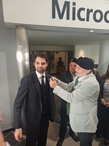 Reconocimiento embajador francés