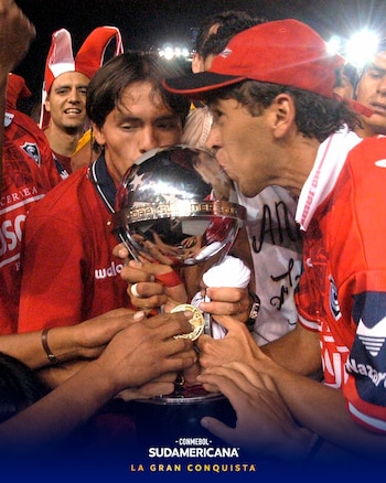 Conmebol felicitó a Cienciano por su título de la Copa Sudamericana en el 2003.
