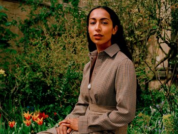 Srinivasan ha escrito sobre temas