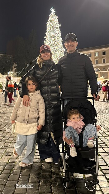 Como broche de oro, la