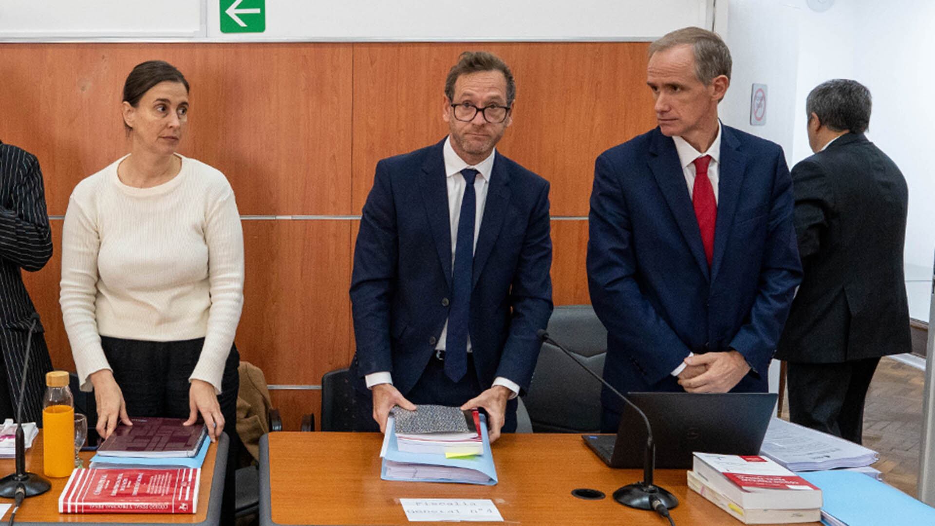 Los representantes del MPF en el juicio: la secretaria de la Fiscalía N°4 ante los TOC Federal de la Capital Federal, Gabriela Solari; el fiscal federal Nicolás Czizik; y el fiscal general Patricio García Elorrio (fiscales.gob.ar)