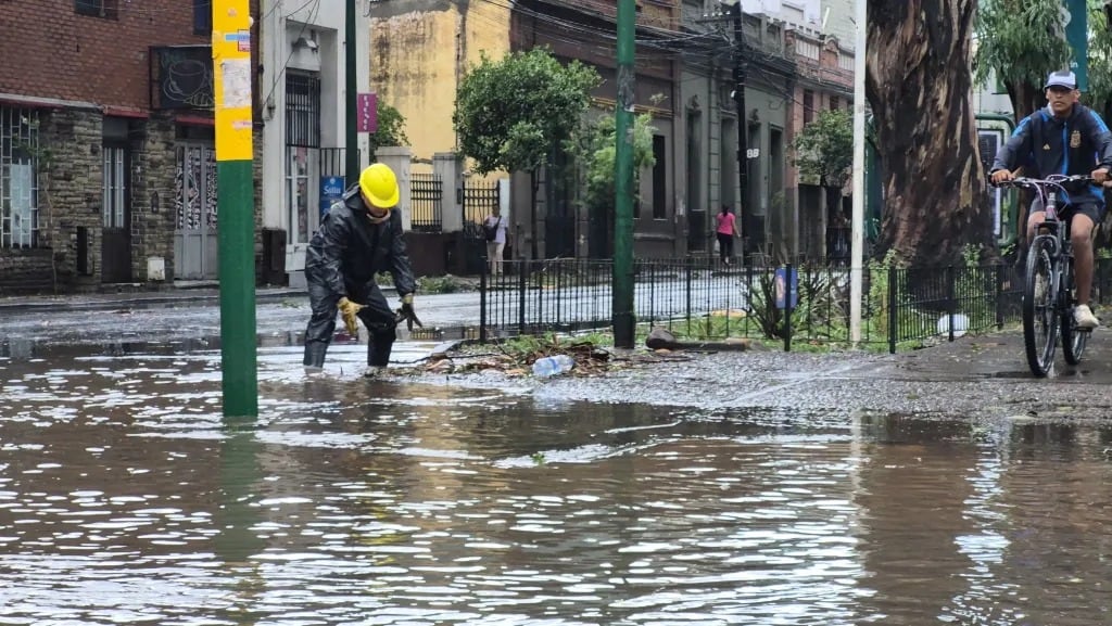 Fuerte temporal en Salta: hubo granizo, inundaciones y los vientos generaron destrozos