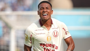 José Carabalí realizó una primera mitad encomiable con Universitario ante Cristal, en el Rímac. - Crédito: Liga 1