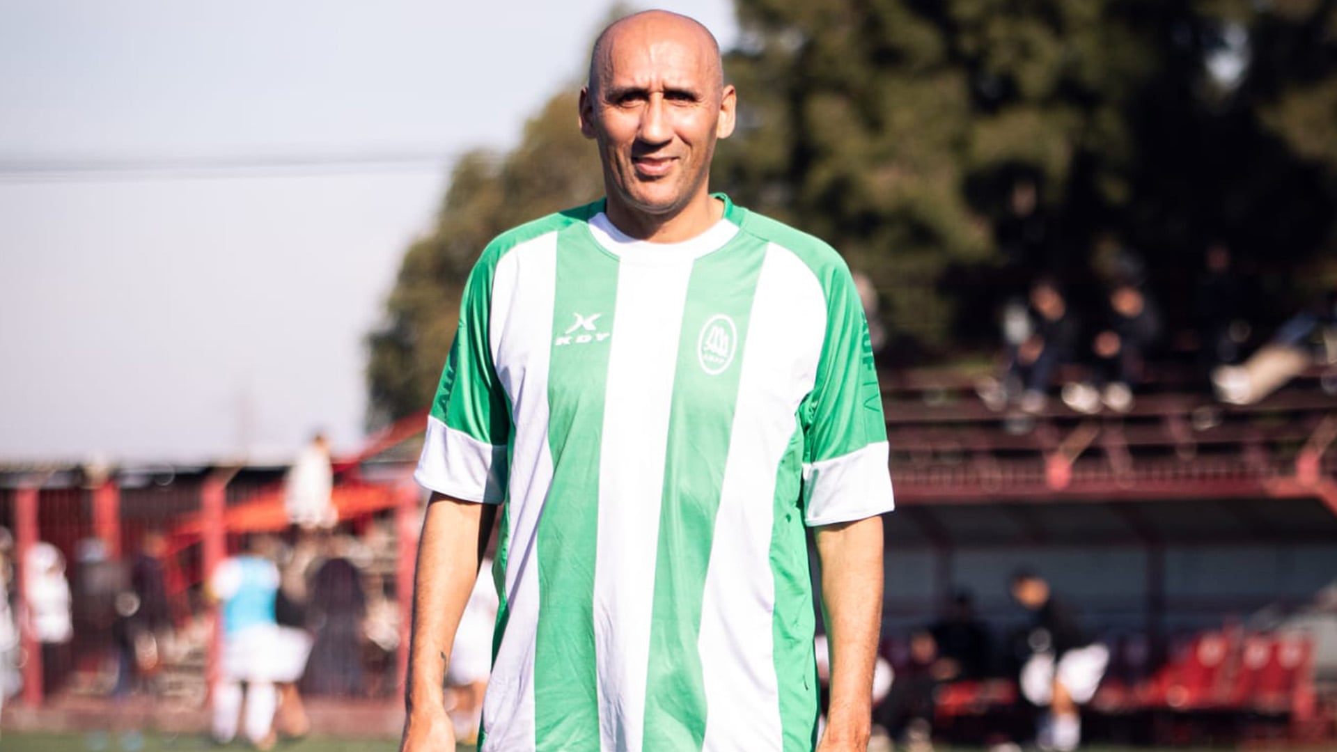 El futbolista continúa jugando a sus 54 años