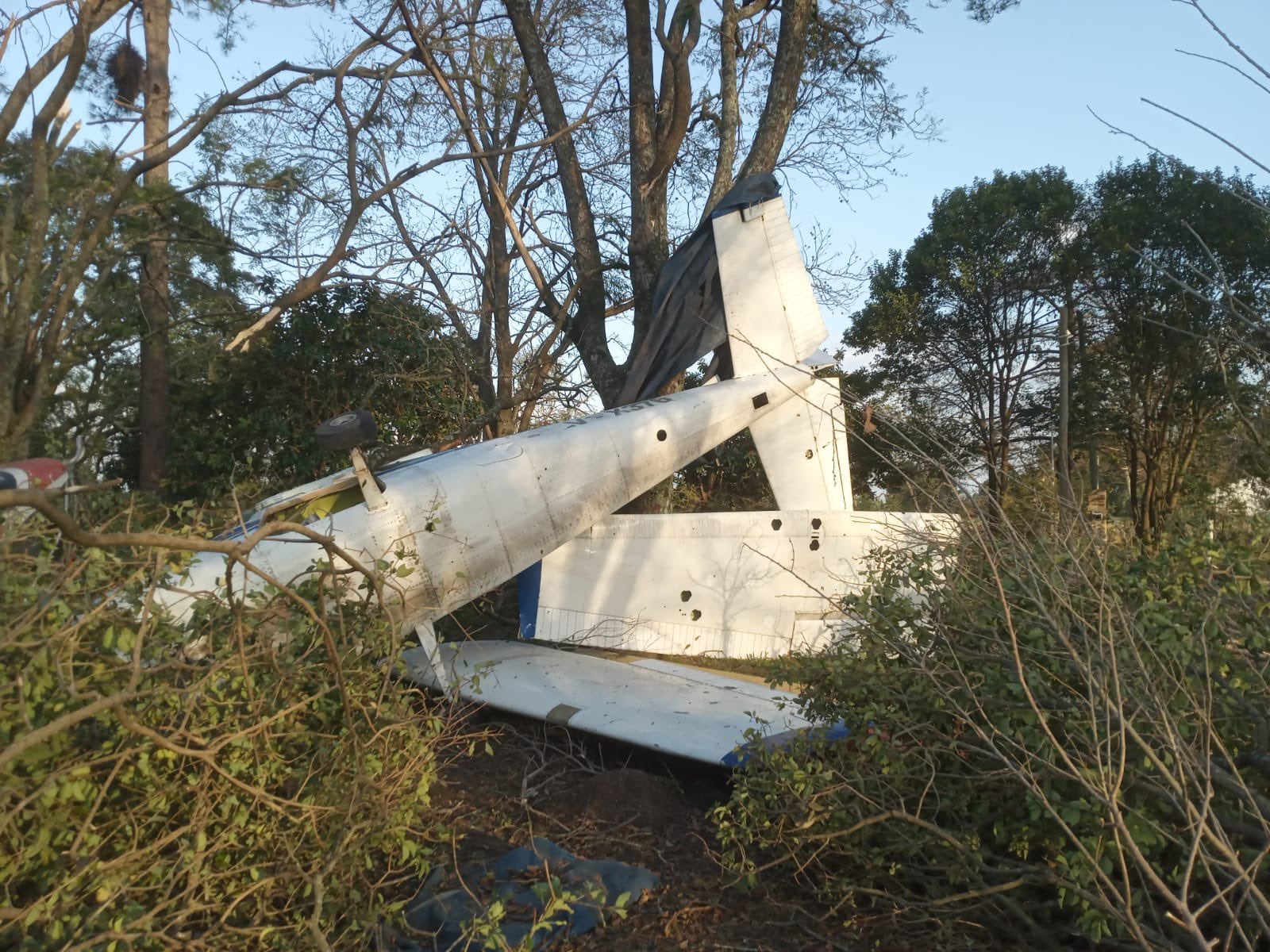 Otra de las zonas donde se registraron destrozos fue en el Aeroclub de Concordia (X: @Aviacionline)
