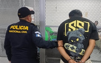 El ataque en Boca del Monte dejó siete muertos y dos heridos, entre ellos María Eugenia Reyes Morales, conocida como La MiAmor, mientras El Pako desmintió versiones sobre su muerte.