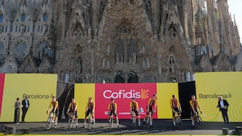 Barcelona da la salida a un Tour de Francia marcado por el calor extremo, las dudas en la etapa reina y la ‘guerra’ política en Cataluña