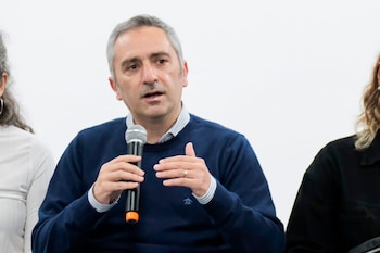 Los funcionarios que tomaron el