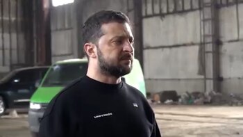 Zelensky visitó posiciones militares cerca