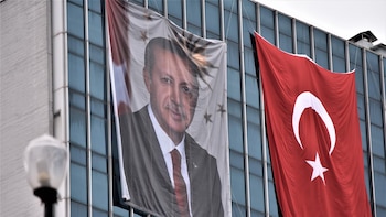 Turquía envía equipamiento médico "de emergencia" a Irán