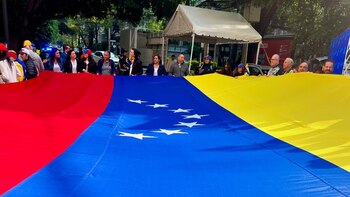 Venezolanos en México sólo pueden