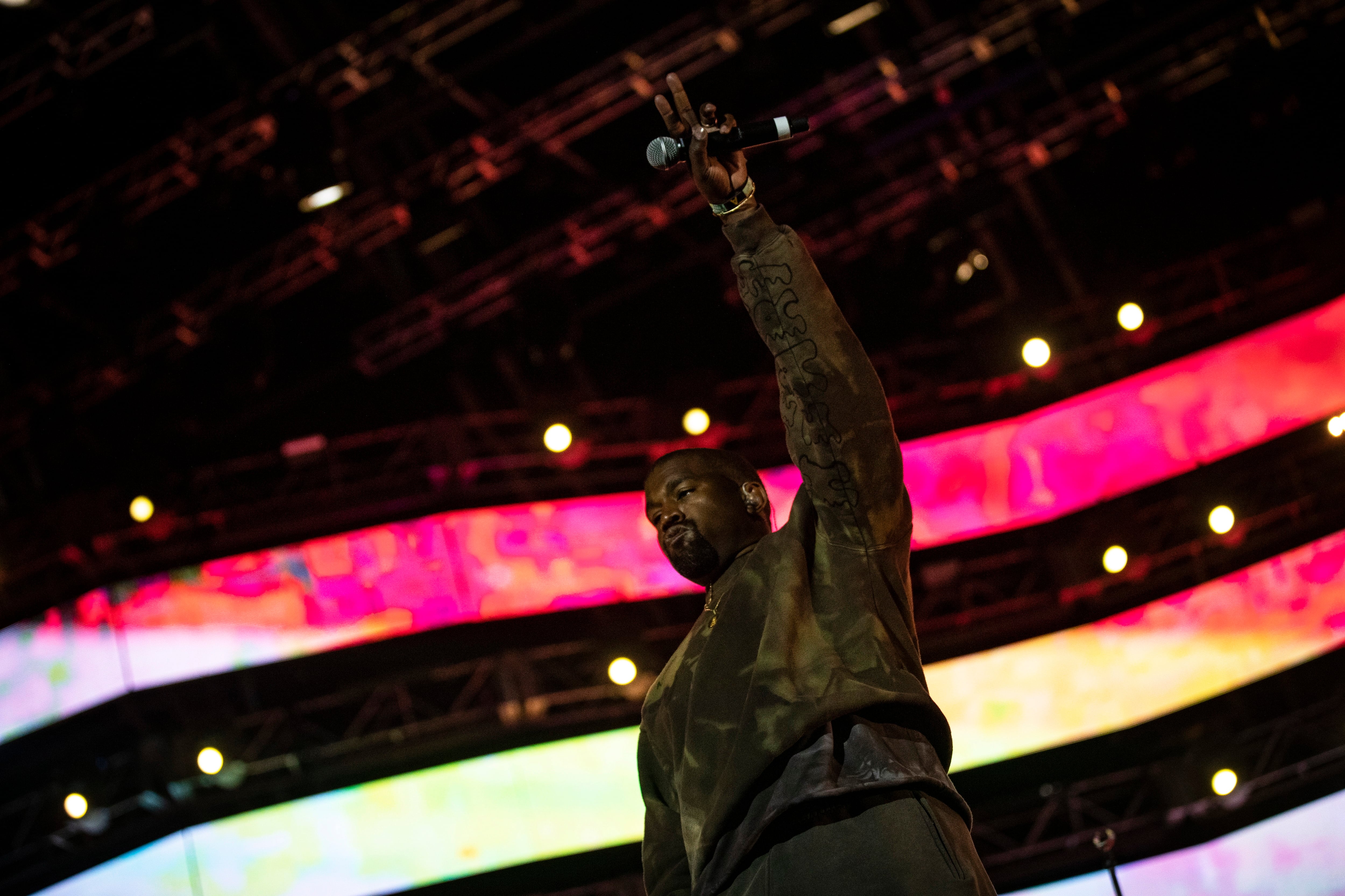 El show del 30 de enero en la Ciudad de México reunió a más de 40 mil fans que cantaron junto a Kanye sus éxitos y nuevas canciones. EFE/EPA/ETIENNE LAURENT/Archivo